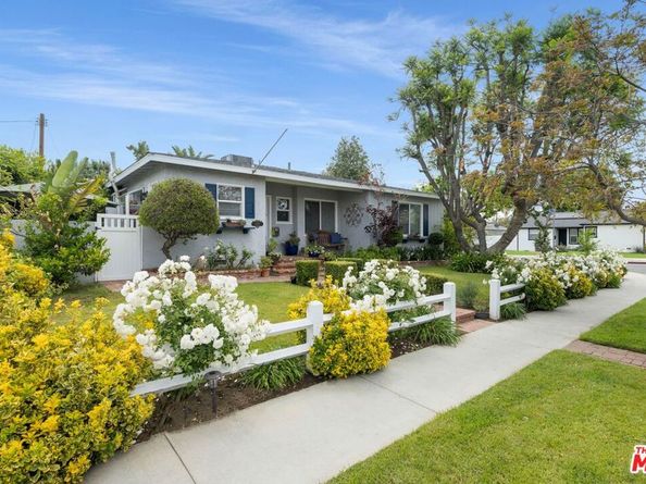 6432 Petit Avenue, Lake Balboa CA 91406