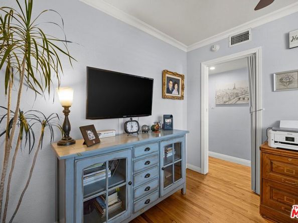 6432 Petit Avenue, Lake Balboa CA 91406