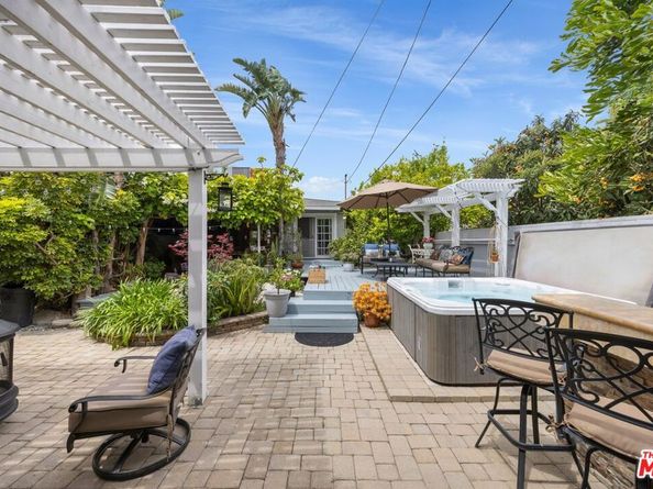6432 Petit Avenue, Lake Balboa CA 91406