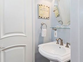 6432 Petit Avenue, Lake Balboa CA 91406