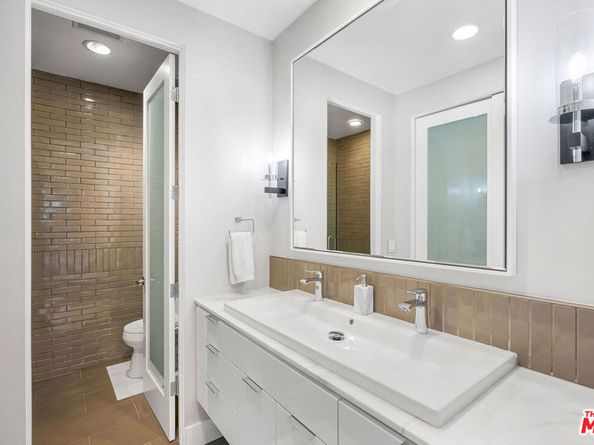 22065 Pacific Coast Highway 1, Malibu CA 90265