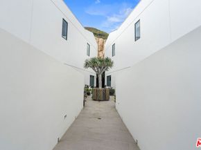 22065 Pacific Coast Highway 1, Malibu CA 90265