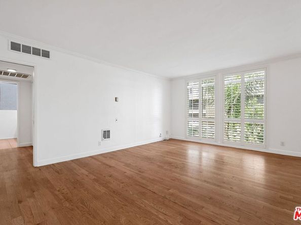 7270 Hillside Avenue 302, Los Angeles CA 90046