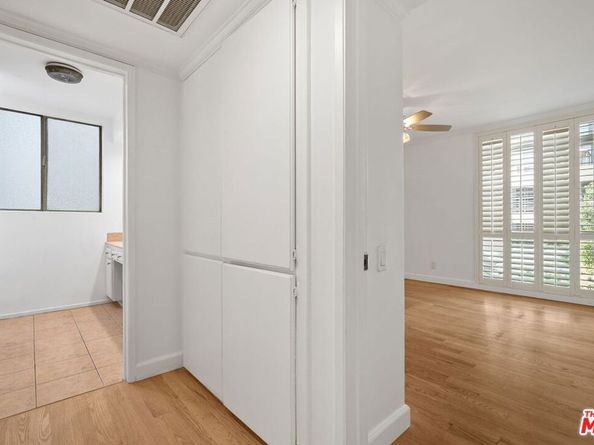 7270 Hillside Avenue 302, Los Angeles CA 90046