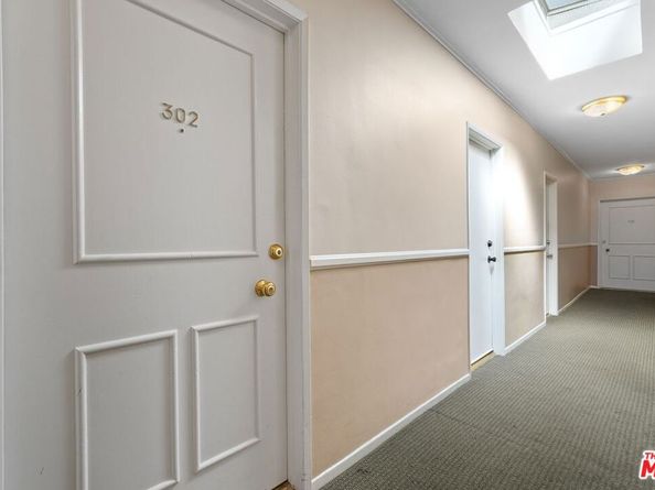 7270 Hillside Avenue 302, Los Angeles CA 90046