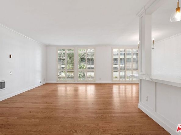 7270 Hillside Avenue 302, Los Angeles CA 90046