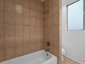 7270 Hillside Avenue 302, Los Angeles CA 90046