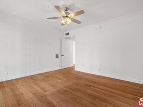 7270 Hillside Avenue 302, Los Angeles CA 90046