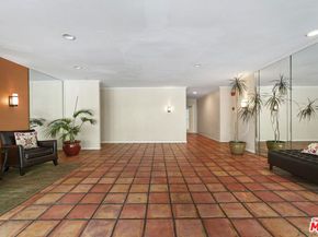 7270 Hillside Avenue 302, Los Angeles CA 90046