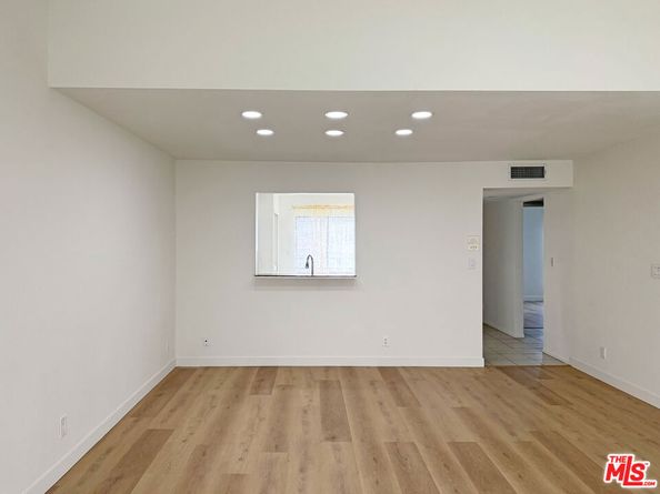 453 Ivy Street, Glendale CA 91204