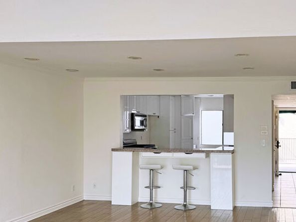 453 Ivy Street, Glendale CA 91204