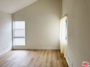 453 Ivy Street, Glendale CA 91204