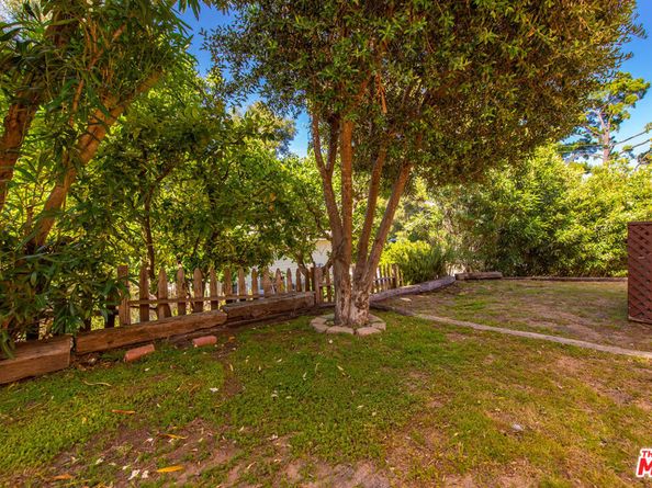 21322 Hillside Drive, Topanga CA 90290
