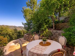 21322 Hillside Drive, Topanga CA 90290