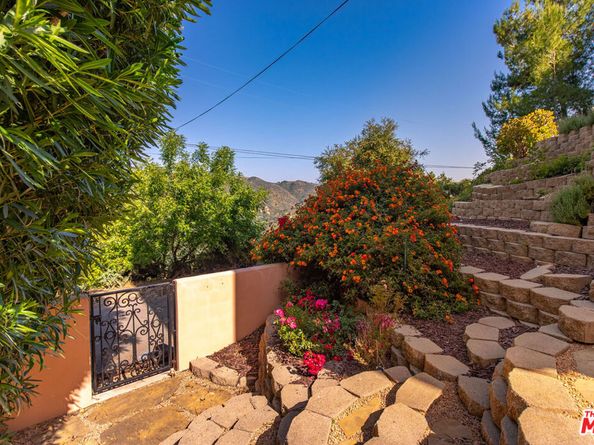 21322 Hillside Drive, Topanga CA 90290