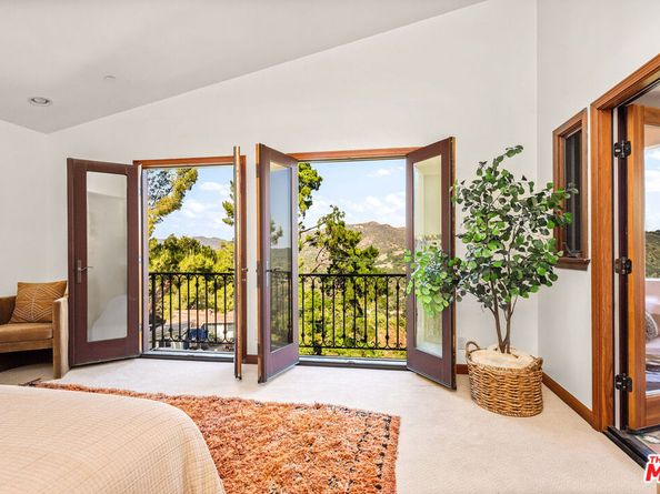 21322 Hillside Drive, Topanga CA 90290