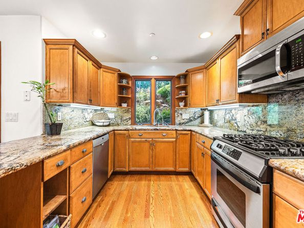 21322 Hillside Drive, Topanga CA 90290