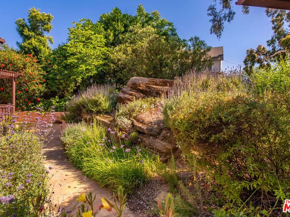 21322 Hillside Drive, Topanga CA 90290