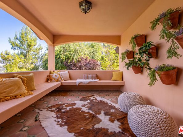 21322 Hillside Drive, Topanga CA 90290