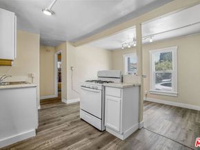 1060 E 6th Street, Long Beach CA 90802