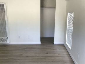 1060 E 6th Street, Long Beach CA 90802