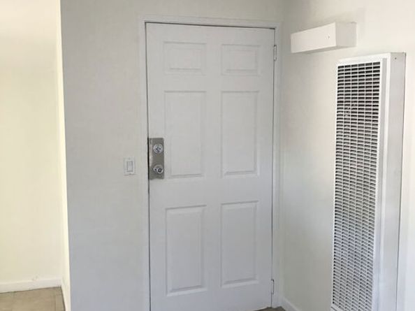 1060 E 6th Street, Long Beach CA 90802