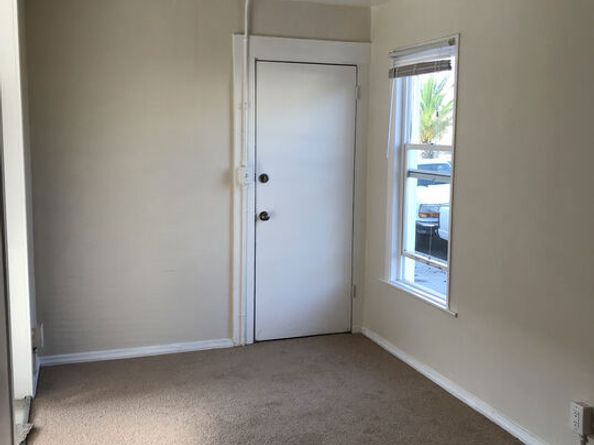 1060 E 6th Street, Long Beach CA 90802