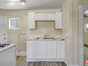 1060 E 6th Street, Long Beach CA 90802