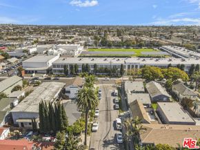 1060 E 6th Street, Long Beach CA 90802