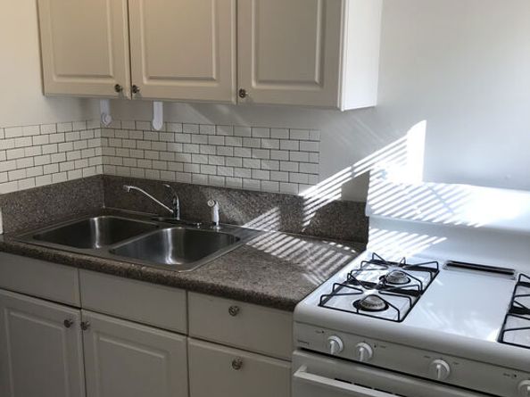 1060 E 6th Street, Long Beach CA 90802