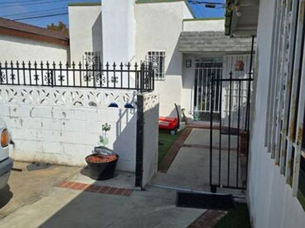 611 W 109th Street, Los Angeles CA 90044