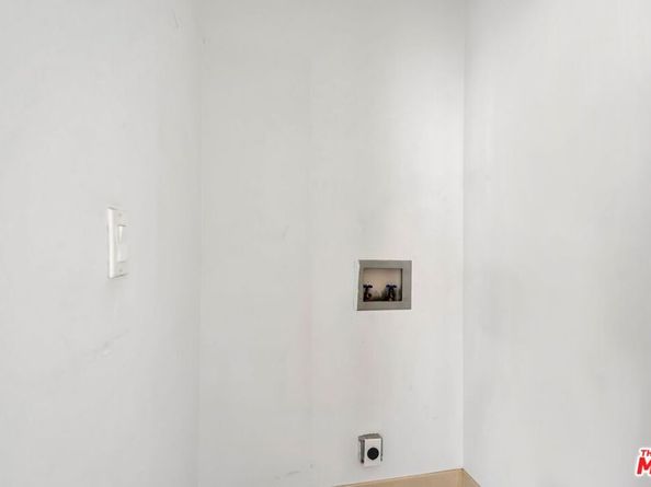 1100 Wilshire Boulevard 2207, Los Angeles CA 90017