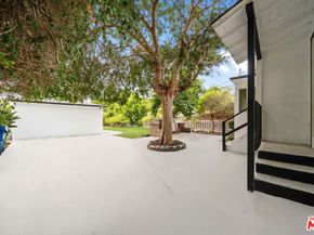 2909 8th Avenue, Los Angeles CA 90018