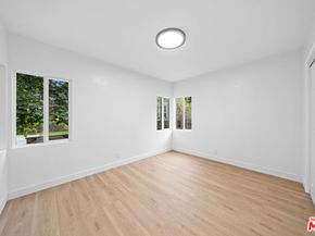 2909 8th Avenue, Los Angeles CA 90018