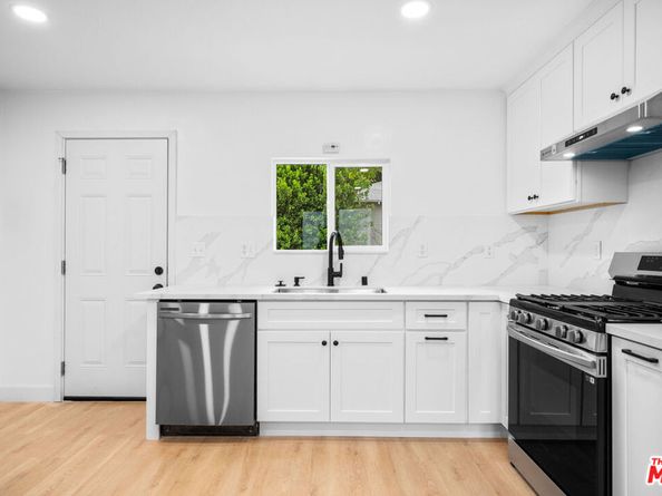 2909 8th Avenue, Los Angeles CA 90018