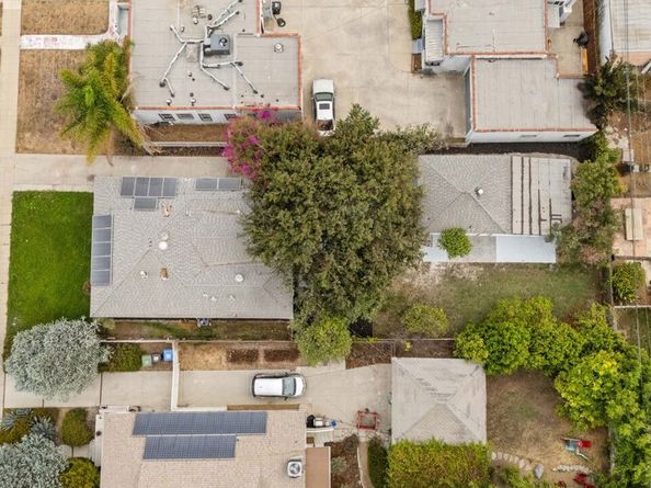 2909 8th Avenue, Los Angeles CA 90018