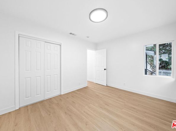 2909 8th Avenue, Los Angeles CA 90018
