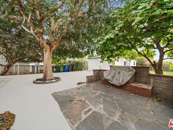 2909 8th Avenue, Los Angeles CA 90018