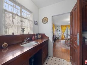 3806 Carnavon Way, Los Angeles CA 90027