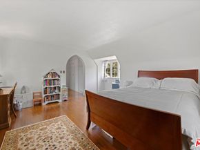 3806 Carnavon Way, Los Angeles CA 90027