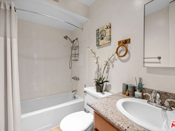 6435 Green Valley Circle 214, Culver City CA 90230