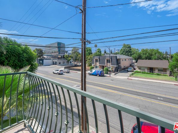216 N Buena Vista Street 101, Burbank CA 91505
