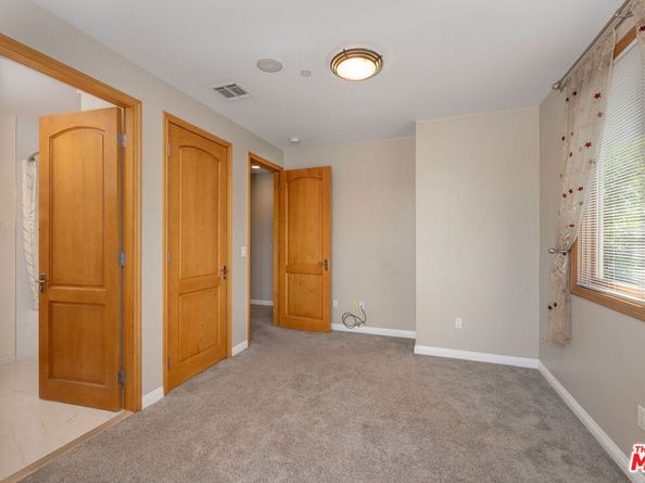 216 N Buena Vista Street 101, Burbank CA 91505