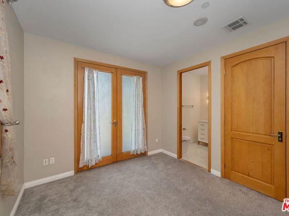 216 N Buena Vista Street 101, Burbank CA 91505