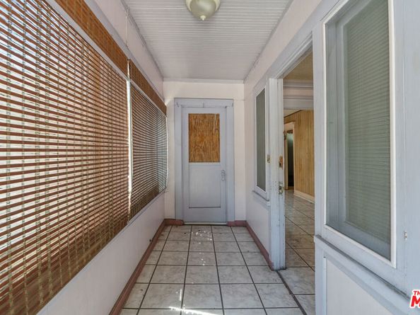 647 Laveta Terrace, Los Angeles CA 90026