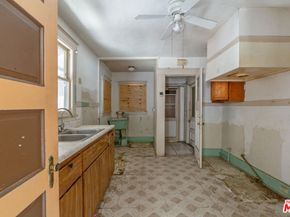 647 Laveta Terrace, Los Angeles CA 90026