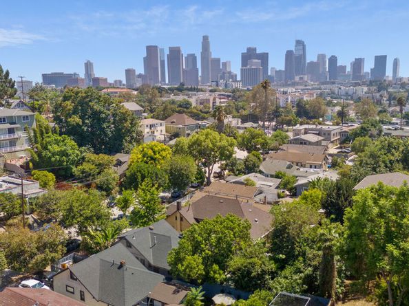 647 Laveta Terrace, Los Angeles CA 90026