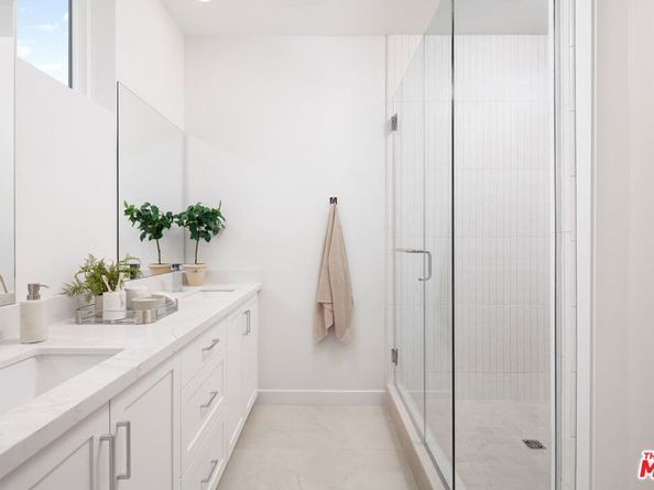 1684 Coral Sea Lane, Los Angeles CA 90732