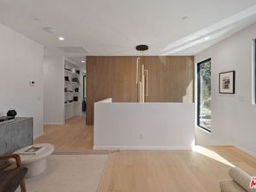 2631 Castle Heights Place, Los Angeles CA 90034
