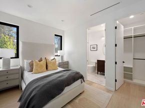 2631 Castle Heights Place, Los Angeles CA 90034